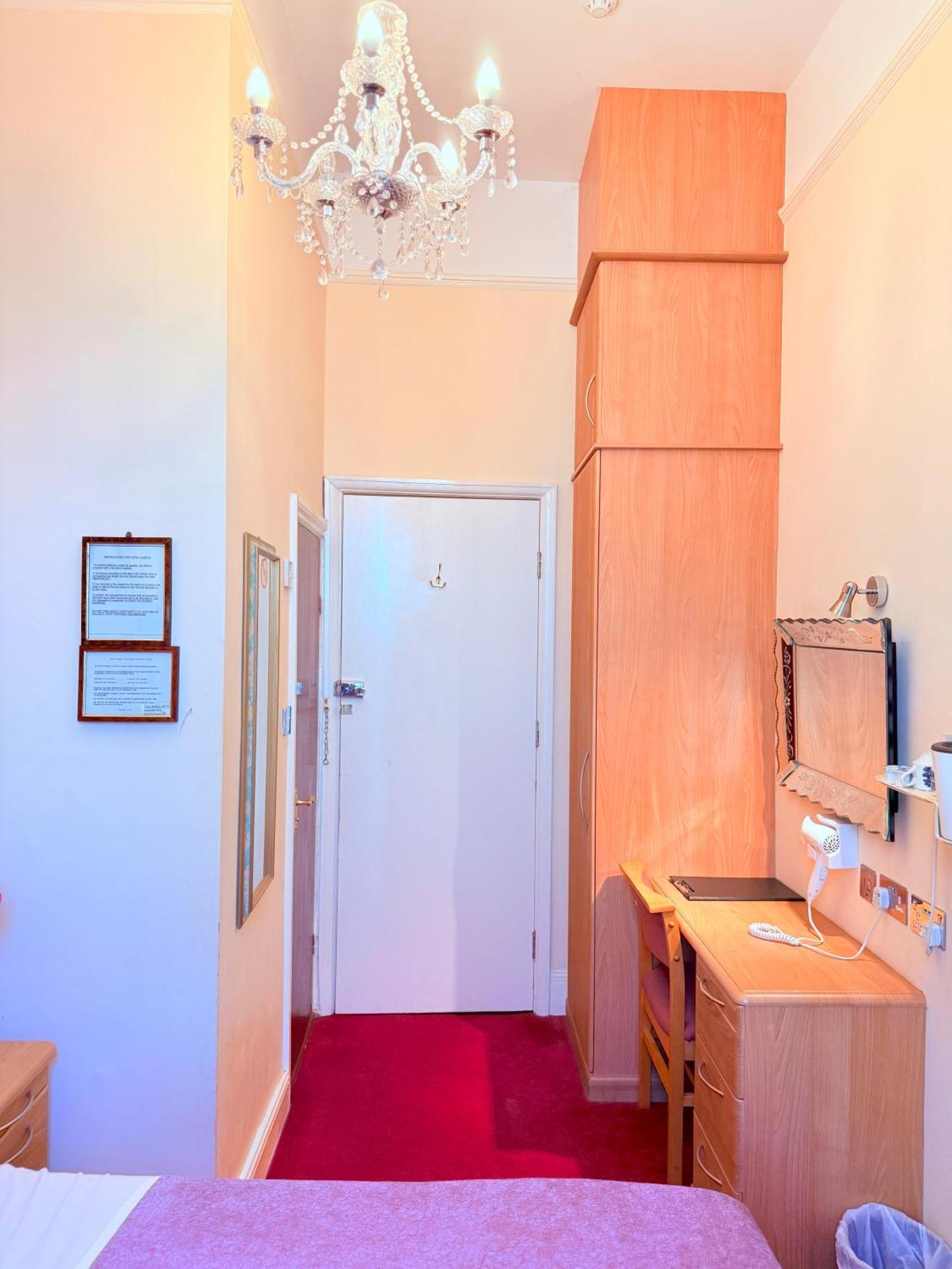 Hotel Albro House 2*