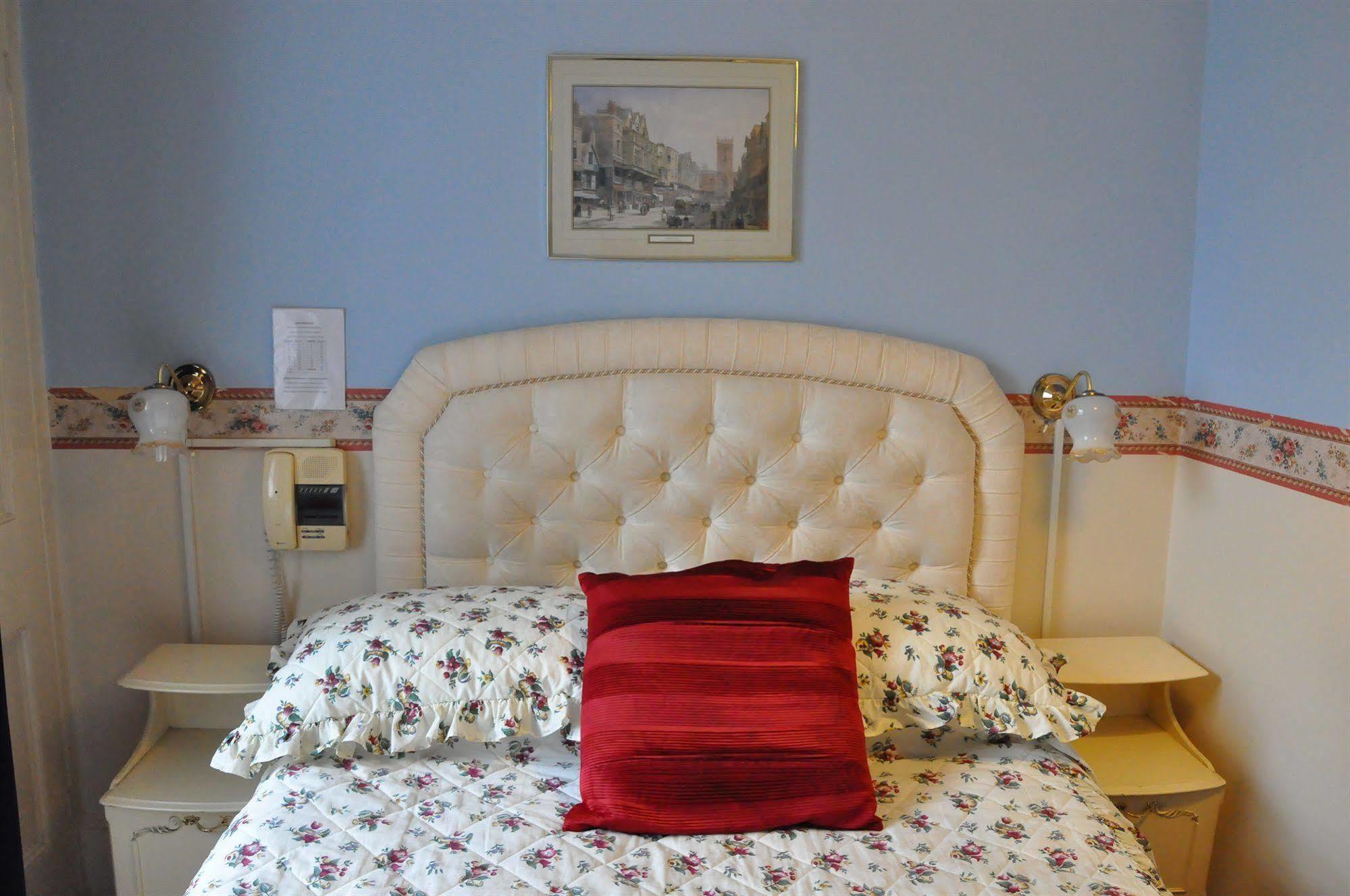 Albro House Hotel 2*